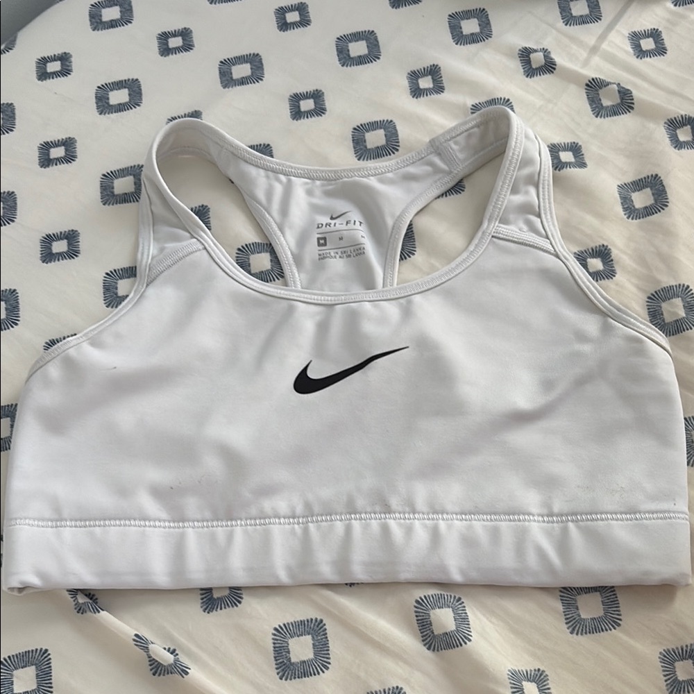 Nike White Sports Bra for Ultimate Comfort and Support